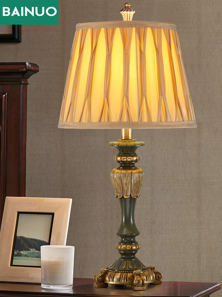Creative American desk lamp retro living room European style study room romantic pastoral bedroom decoration warm and dimmable bedside lamp