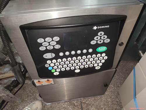 多米诺A200喷码机，实物如图，日立D440W黑墨喷码机，基议价商品
