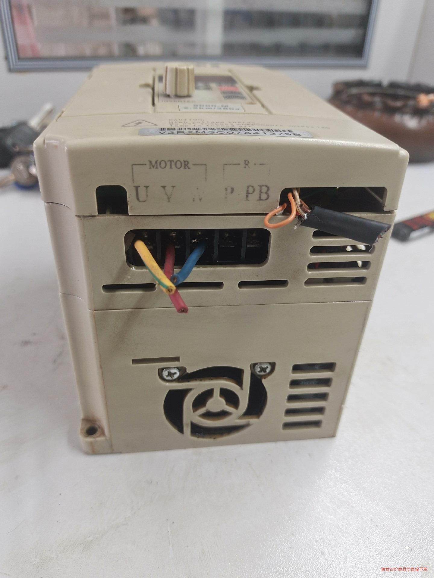 三晶变频器 型号8000 V2R2M3，2.2kw/380v(议价商品）