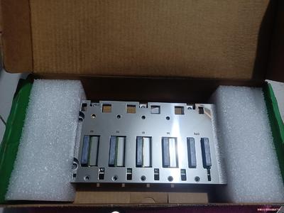 施耐德BMXXBP0400。功能正常，成色新，有需要的老板(议价商品）