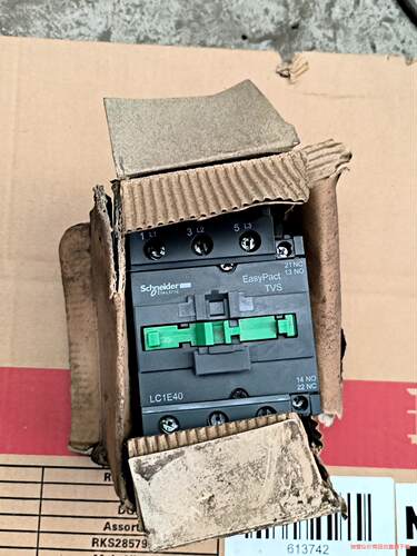 全新施耐德LC1E40M5N交流接触器220v(议价商品）