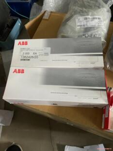 以及ABB硅表年度维护包AW601155全新两盒，内部包含，议价商品