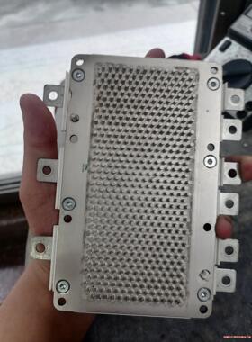 原装拆机   FS820R08A6P2B  成色漂亮，质量包(议价商品）