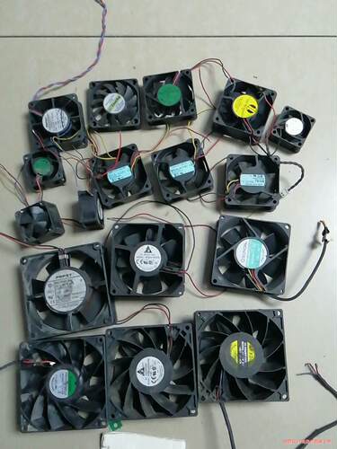 风扇，大的是24v，小的是12v，17个38元包邮(议价商品）
