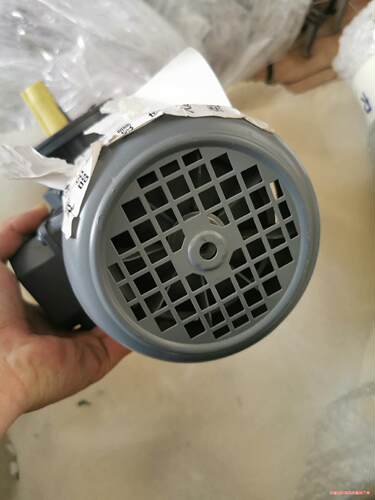 全新LENZE德国伦茨电机MDEMAXX063-32C0C现(议价商品）