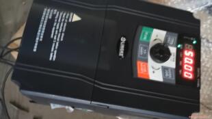 品牌凌科LK530—AT5.5/7.5KW，500元，成色如议价商品