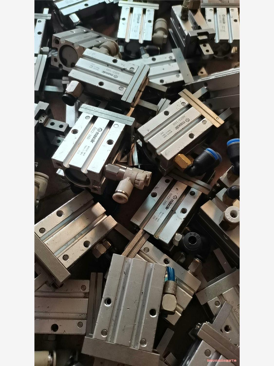 德国MAXAIR手指气缸，型号AHZ2－16D有量，尺寸同S(议价商品）