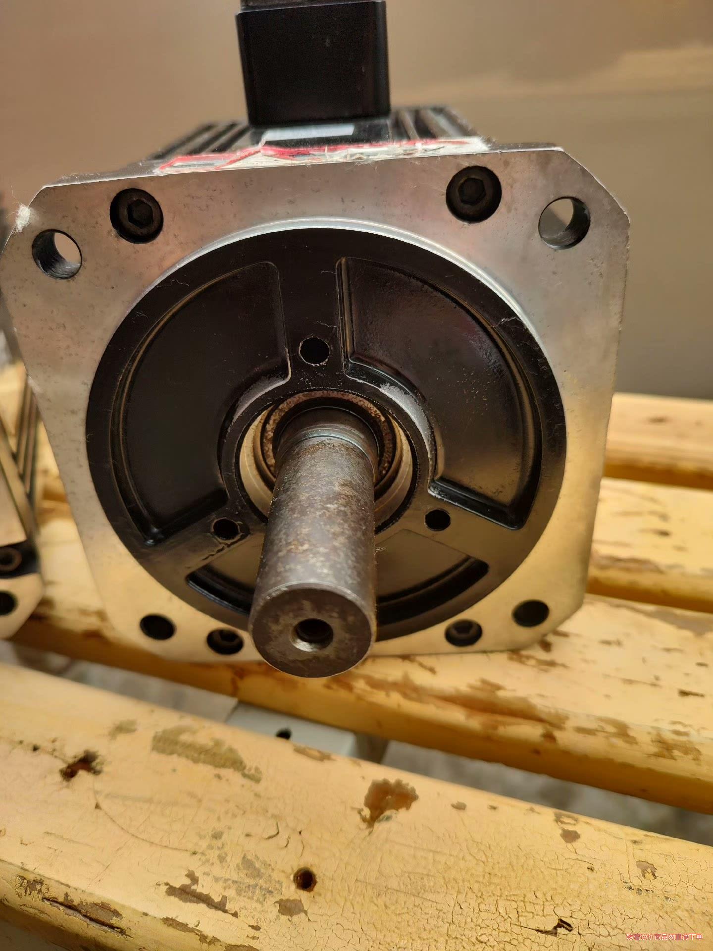 信浓Sinano伺服电机，型号3MB100-3CE7H，不带(议价商品）