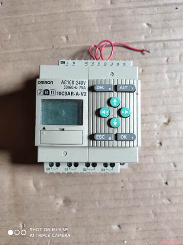 欧姆龙PLC  ZEN-10C3AR-A-V2  成色如图议价商品