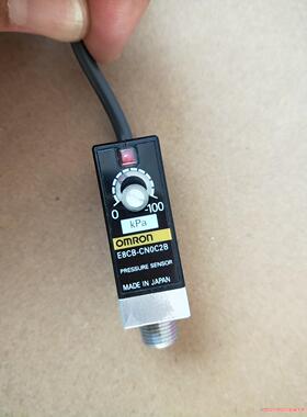 欧姆龙E8CB-CN0C2B日本原装进口，功能完好，成色如图(议价商品）