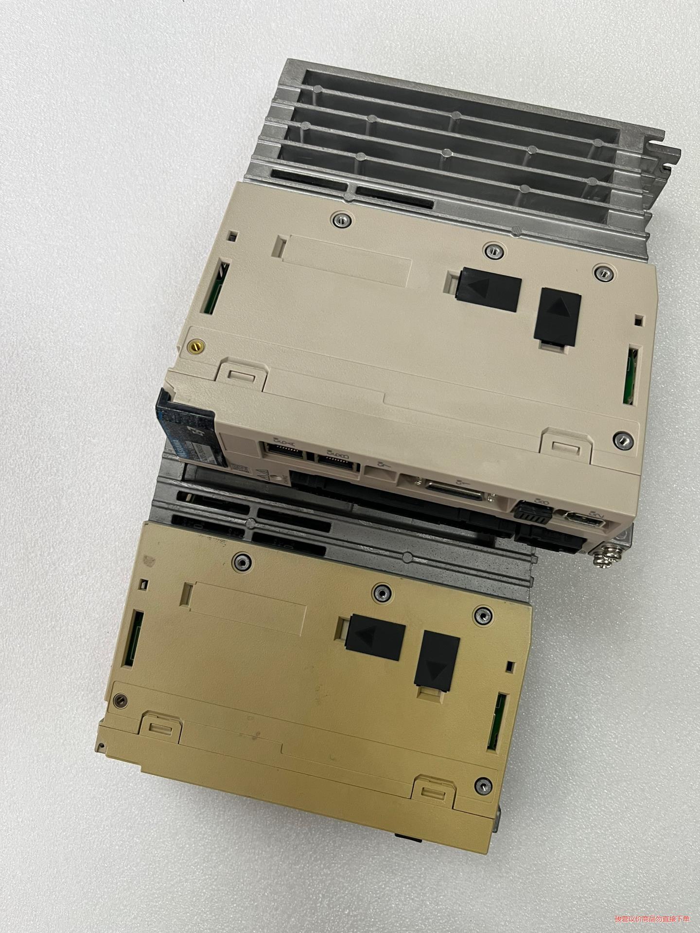 SGD7S-2R8A30A安川七系400瓦M3总线驱动器拆机(议价商品）