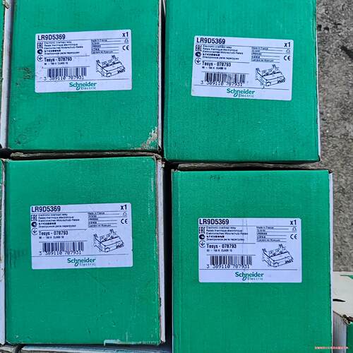 施耐德LR9D5369电子式过载继电器，90-150A，全新议价商品