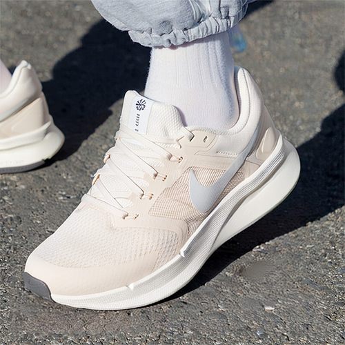 耐克跑步鞋女鞋2026新款W NIKE RUN SWIFT 3运动训练鞋DR2698-111