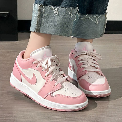NIKE耐克女鞋粉色休闲鞋26新款JORDAN AJ1运动鞋板鞋553560-614