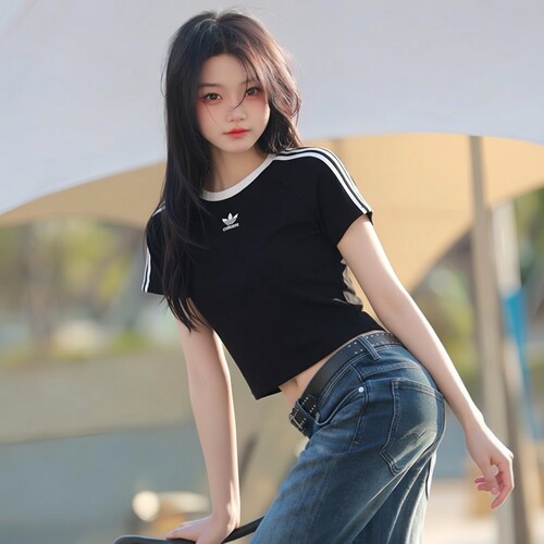 阿迪达斯三叶草女短袖黑T恤26秋季新款短袖收腰运动服半袖JC8703