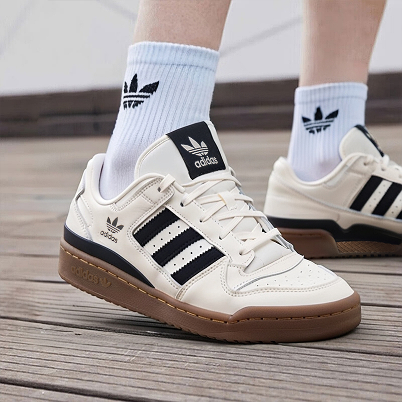 阿迪达斯正品男女同款2025 秋冬新款低帮系带运动休闲板鞋JQ0209