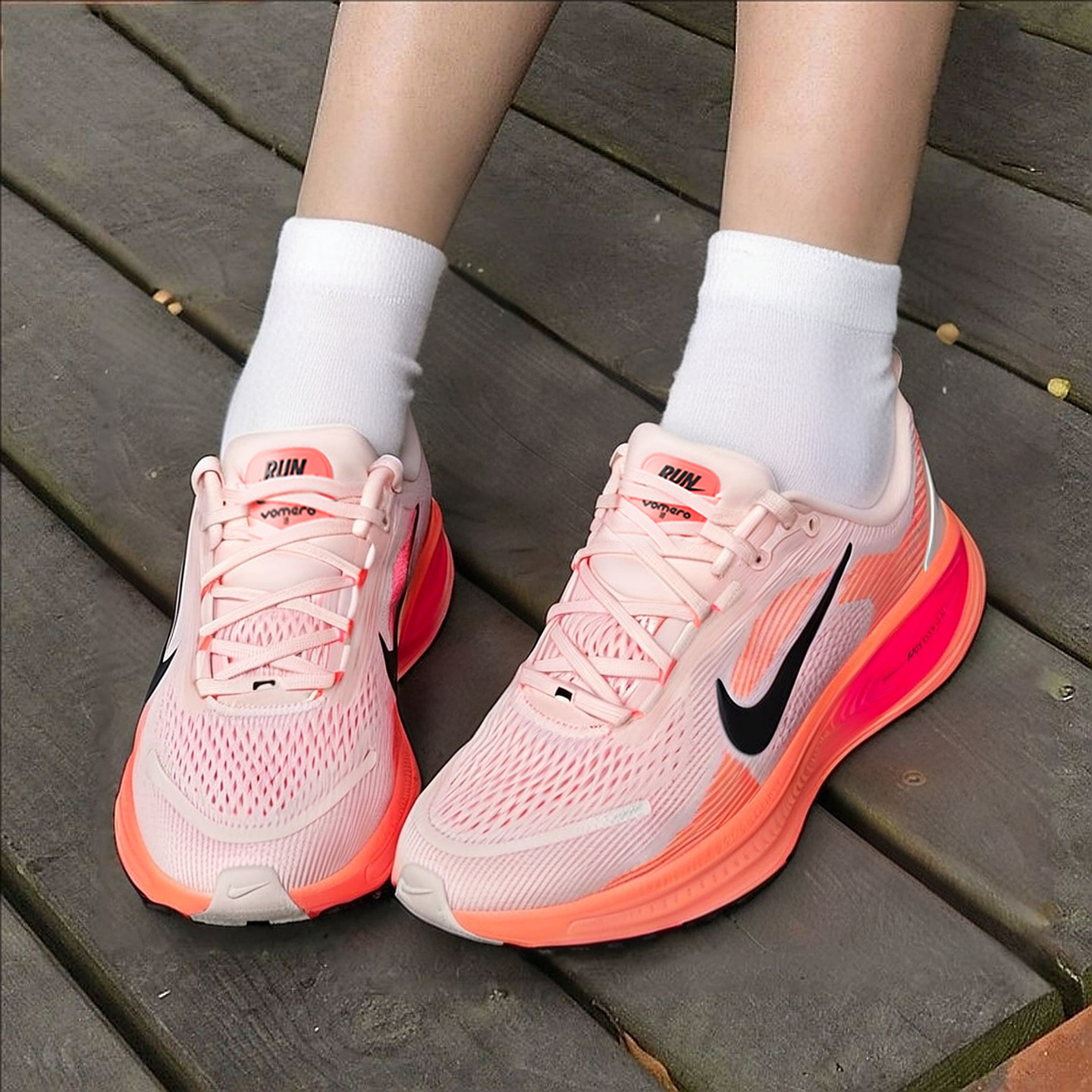 NIKE耐克官方运动鞋2025秋季新款VOMERO 18 大童公路跑步鞋HQ2157