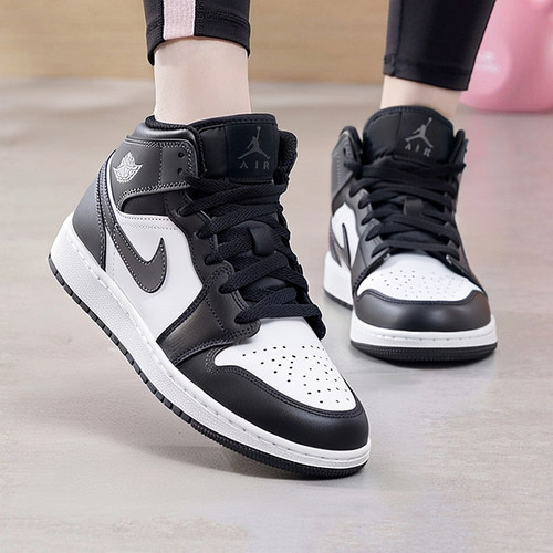 耐克中帮篮球鞋女鞋冬季新款AIR JORDAN 1 MID运动鞋大童实战球鞋