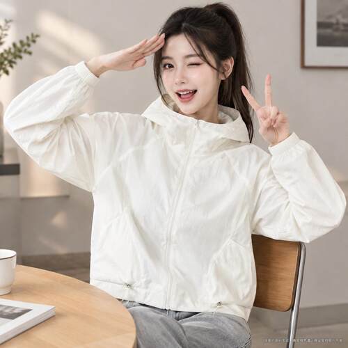 adidas阿迪达斯凉感连帽外套女装运动服26新款梭织跑步夹克KH2713