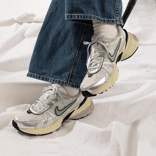 耐克官网女鞋 Run白银灰厚底网面轻便减震跑步鞋 运动鞋 FD0736 V2k
