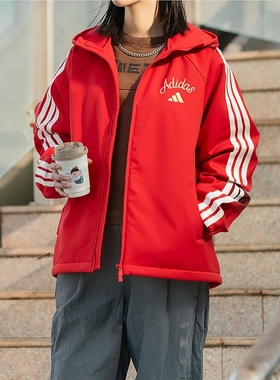 阿迪达斯女装夹克外套2026春新年款红色加绒保暖休闲运动服KU8972