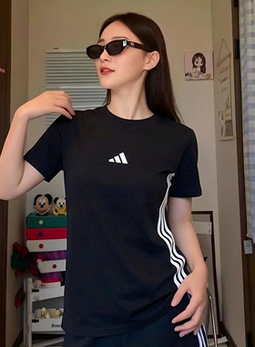 阿迪达斯女装黑色短袖T恤26春新款修身跑步短款半袖运动服JC8325