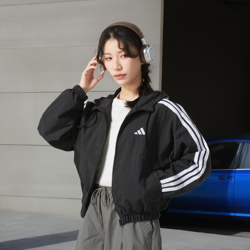 阿迪达斯外套女装2025新款复古风经典防风衣三条杠连帽夹克JZ2162