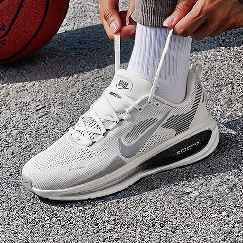 NIKE耐克男鞋NIKE VOMERO 18 RR运动训练鞋健身跑步鞋II7189-100