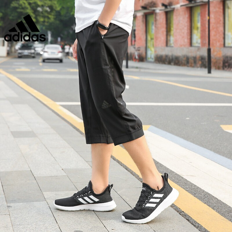 阿迪达斯运动短裤跑步