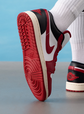 耐克（NIKE）新年款红色板鞋26春air jordan 1婚鞋本命年拜年鞋运