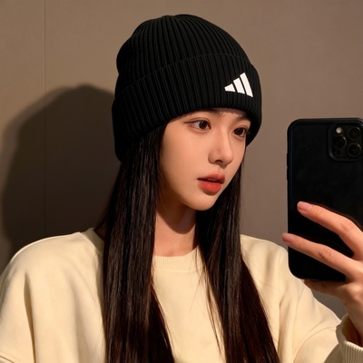 adidas阿迪达斯男女毛线冷帽秋冬护耳保暖情侣款黑色针织帽HS9765