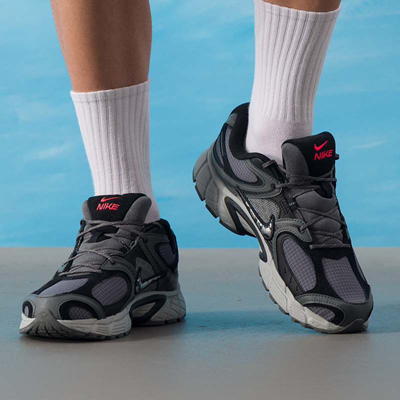 NIKE耐克男鞋2025年秋季新款运动休闲鞋复古轻便透气跑步鞋IM6769