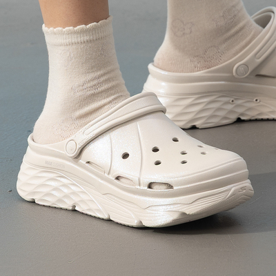 Skechers斯凯奇女鞋厚底细闪洞洞鞋夏季白色外穿凉鞋透气111267