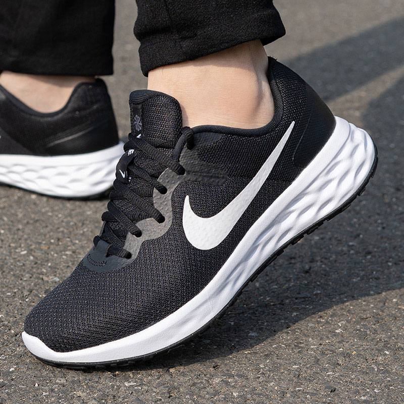 橡胶大底，织物透气