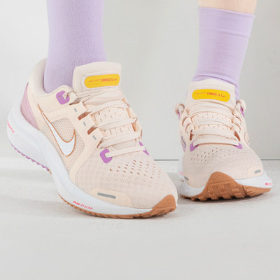 耐克（NIKE）Air Zoom Vomero 16 运动减震低帮跑步鞋女款 DA7698