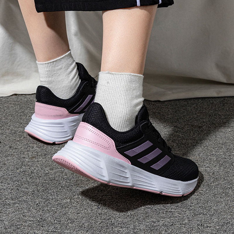 阿迪达斯运动鞋跑步鞋Adidas