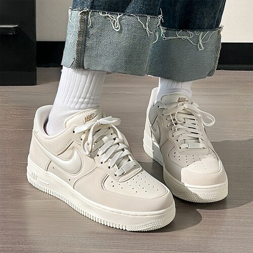 NIKE耐克女鞋空军一号运动鞋AF1翻毛皮立体勾厚底板鞋HV4406-001