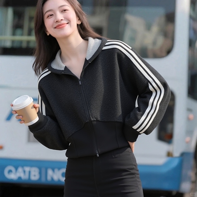 阿迪达斯外套针织夹克女2026夏季新款棉质运动上衣休闲衬衫KX8905