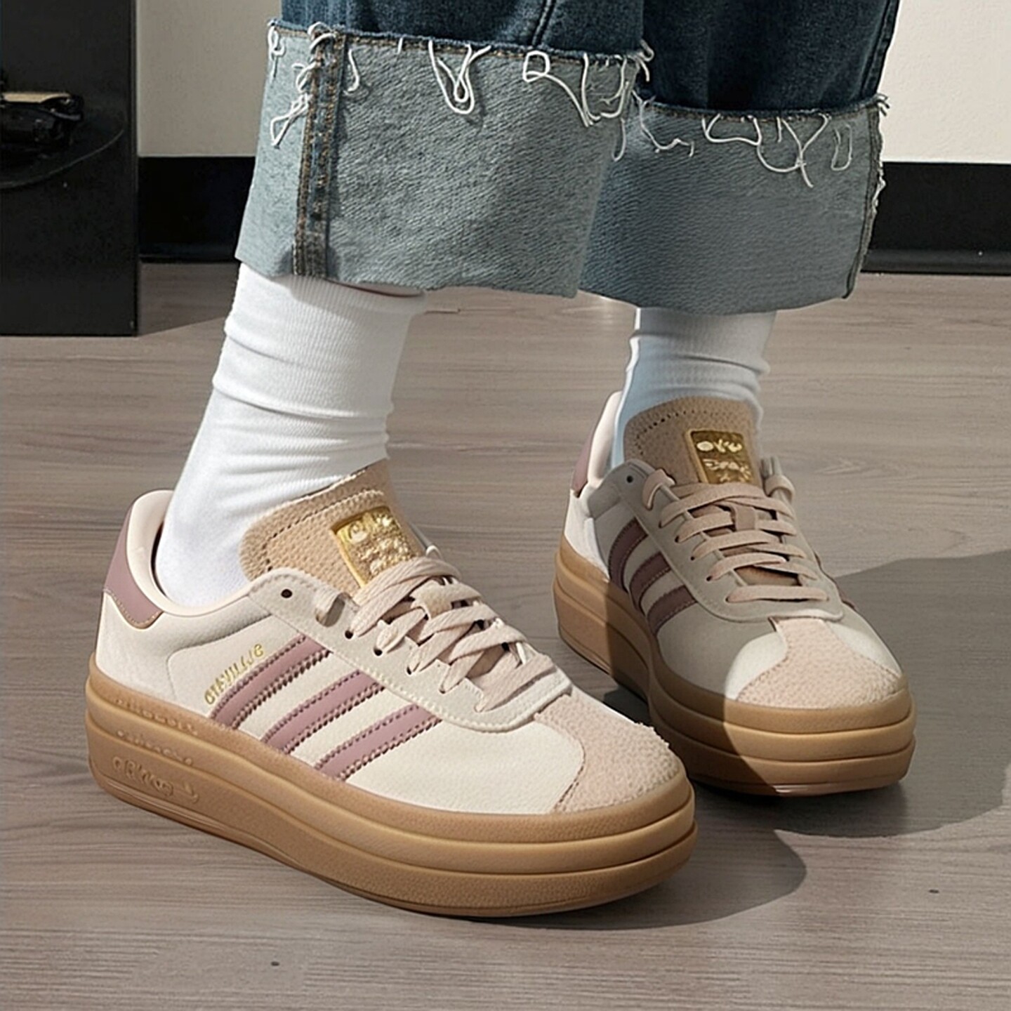 阿迪达斯正品三叶草女鞋休闲鞋2025冬季新款厚底板鞋运动鞋JS3893