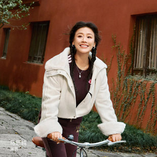 阿迪达斯女装白色毛领保暖外套26新年款短款外套马思纯同款运动服