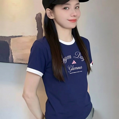 阿迪达斯女装蓝色圆领短袖T恤26秋季款运动服跑步透气上衣KB7197