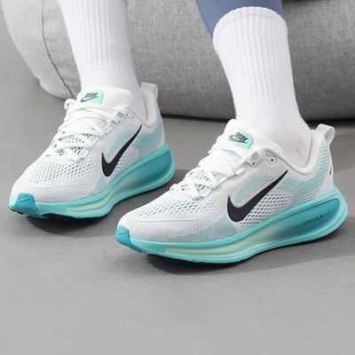 NIKE耐克大童男女童跑步鞋迈柔VOMERO 18缓震公路跑鞋 HQ2157-103