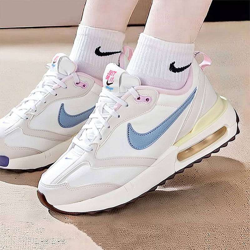 耐克官方女子AIR MAX DAWN新款气垫透气轻便休闲运动跑步鞋FN3445