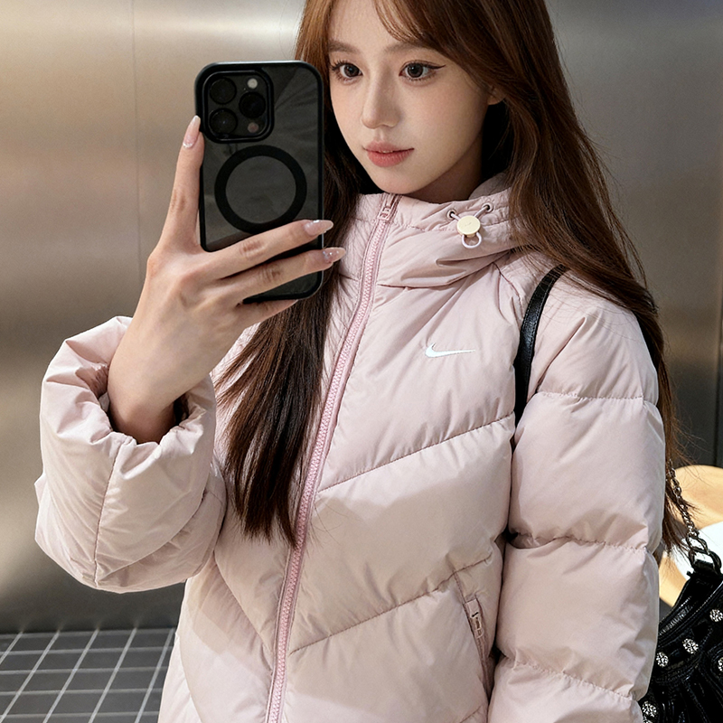 NIKE耐克女羽绒服夹克粉色STORM-FIT宽松连帽拒水外套HV5236-667