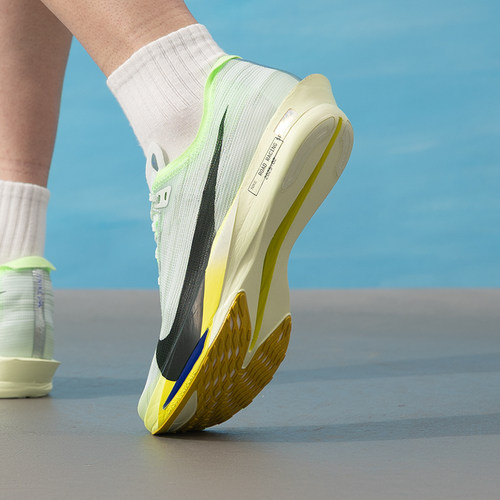 耐克NIKE男鞋 ZOOMX STREAKFLY 2运动鞋健身训练缓震舒适透气休闲