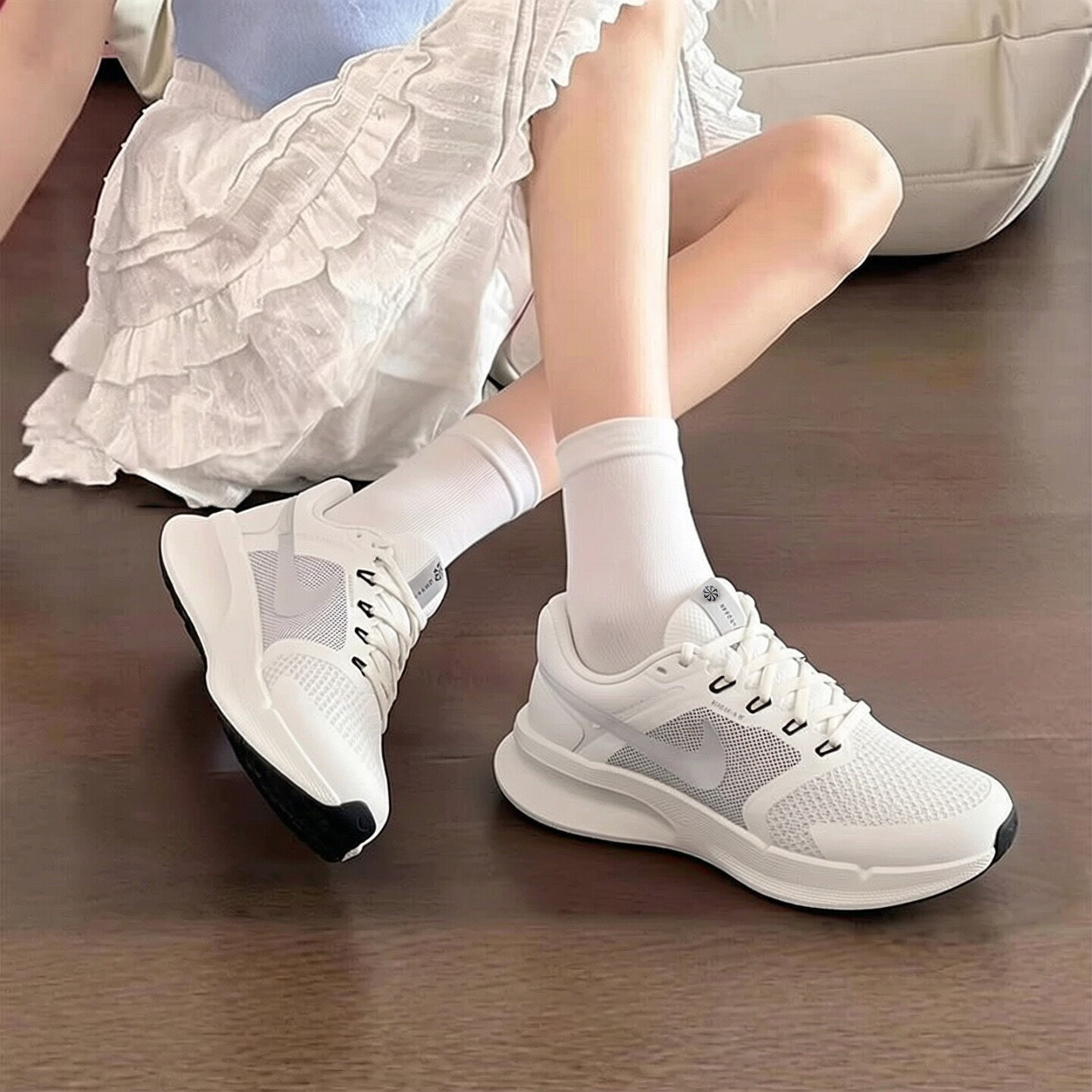 耐克NIKE正品女鞋秋季新款飞线网面透气运动鞋缓震跑步鞋女DR2698