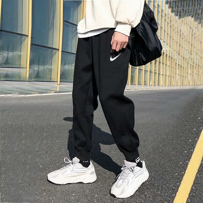 薄款设计，透气舒适