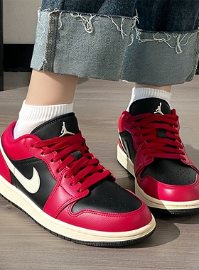 耐克女鞋篮球鞋红色板鞋26新年款Air Jordan 1 运动休闲鞋DC0774