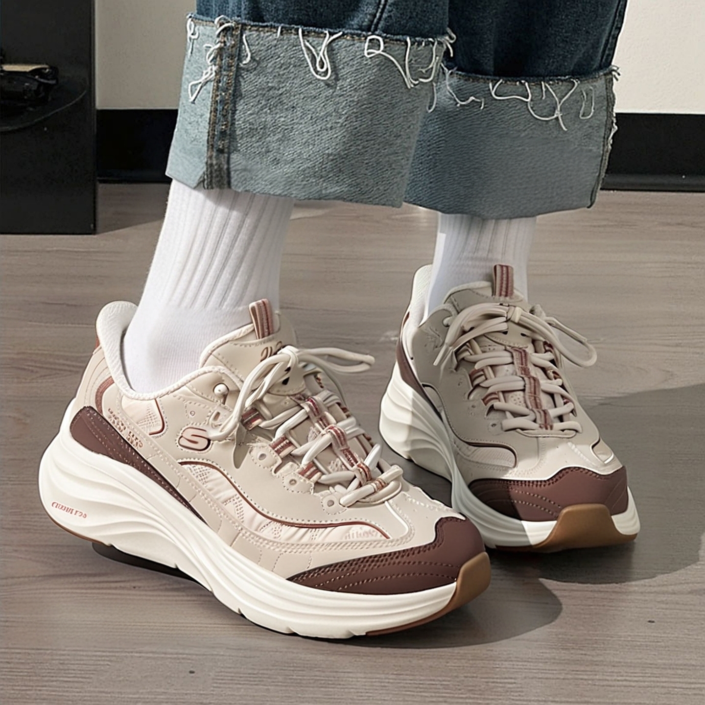 斯凯奇熊猫鞋女鞋2025冬季新款闪穿鞋低帮休闲鞋减震运动鞋150412