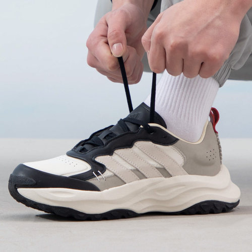 阿迪达斯训练缓震运动鞋adidas